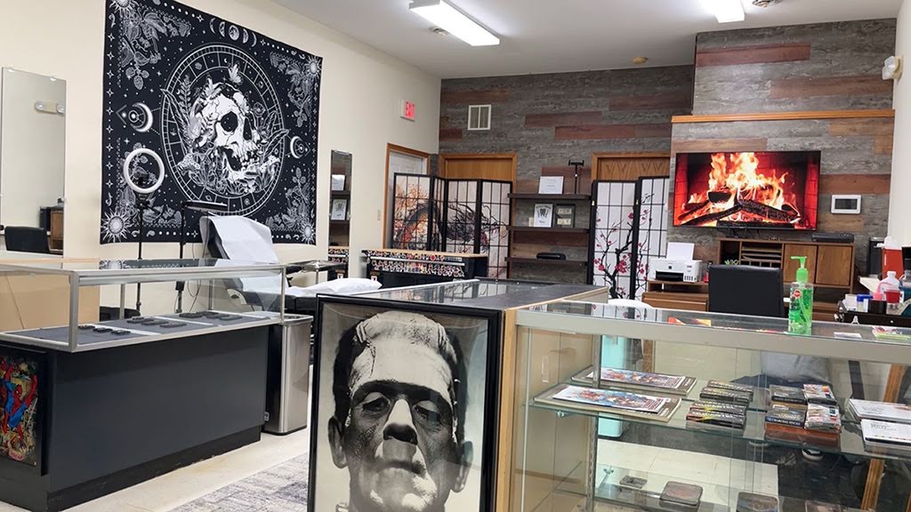 Hamlin Wolcott Tattoos and Piercings, tattoo shop in Kankakee, IL