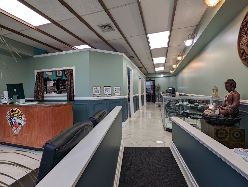 Silva Sharps Piercings, tattoo shop in Bay Shore, NY