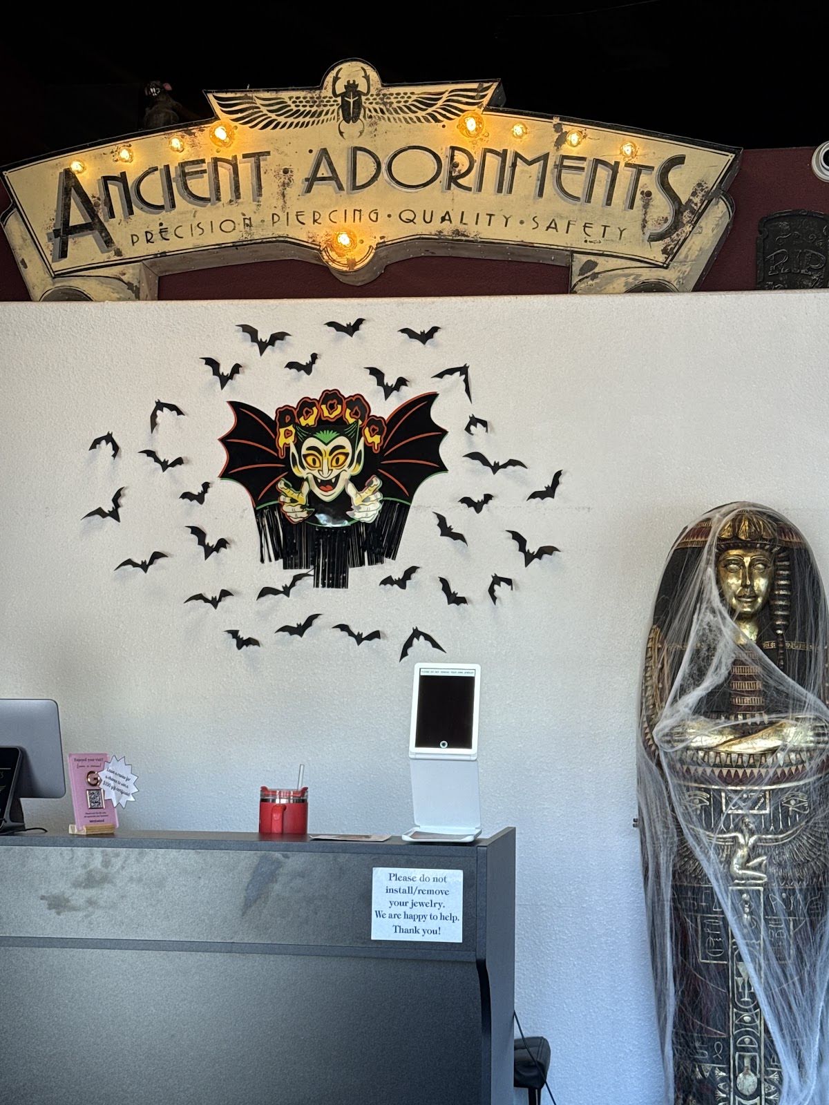 LA ADORN Luxury Piercings, piercing studio in Los Angeles, CA