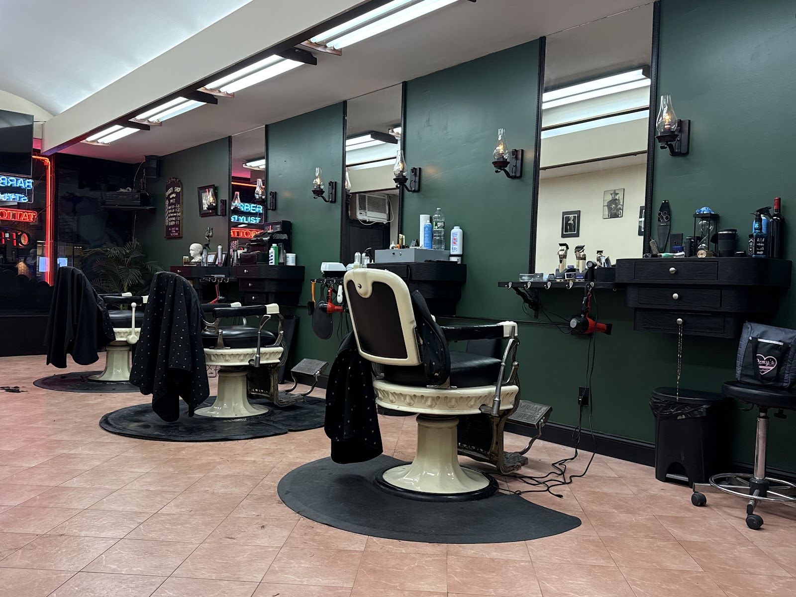 Manny's Barber & Stylist, tattoo shop in Brooklyn, NY