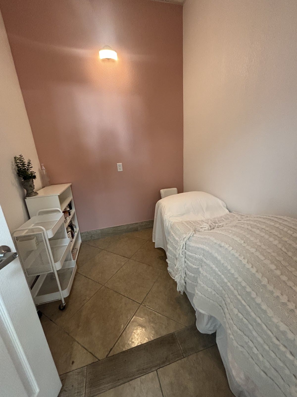 Vida Day Spa, piercing studio in Santa Clarita, CA