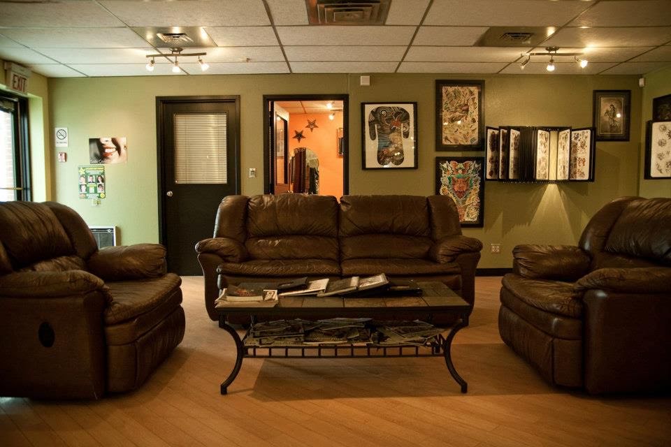 Wingnut Tattoo & Piercing Studio, tattoo shop in Anoka, MN