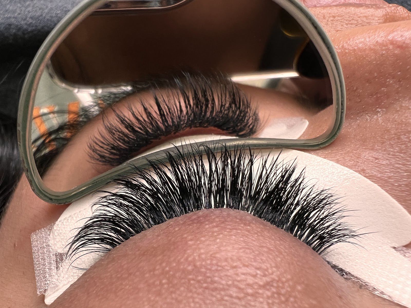 Lash Day Beauty Collective, piercing studio in Pendleton, IN