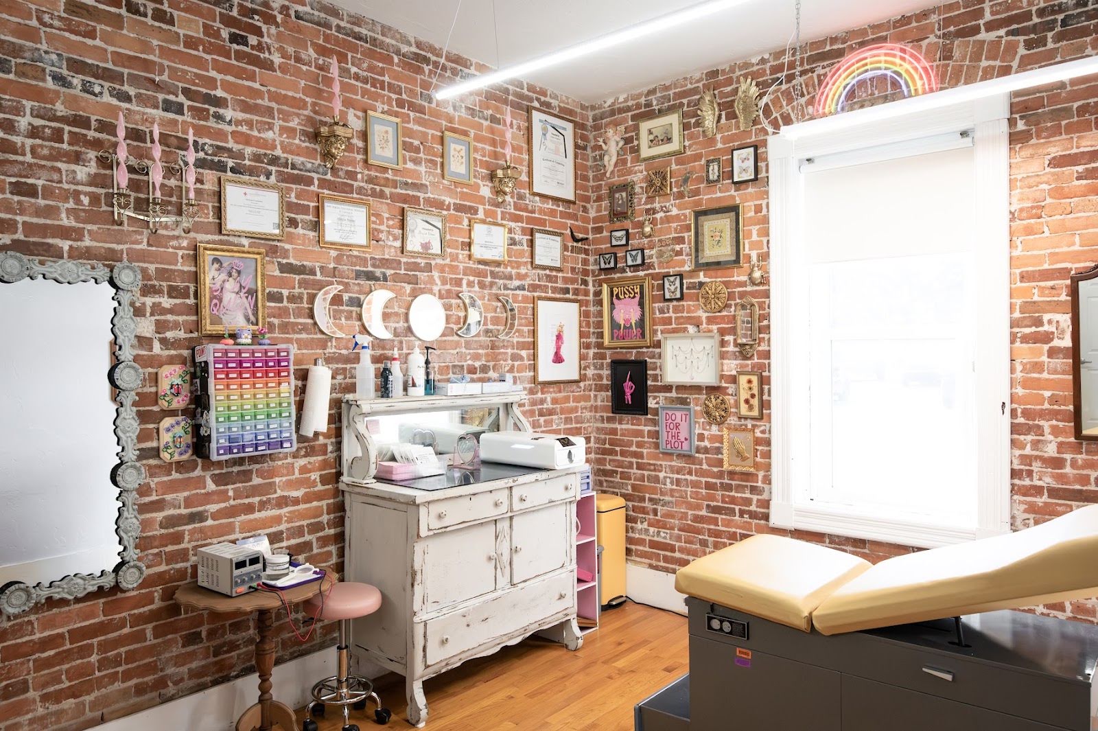 Moonstone Studio, piercing studio in Bradenton, FL