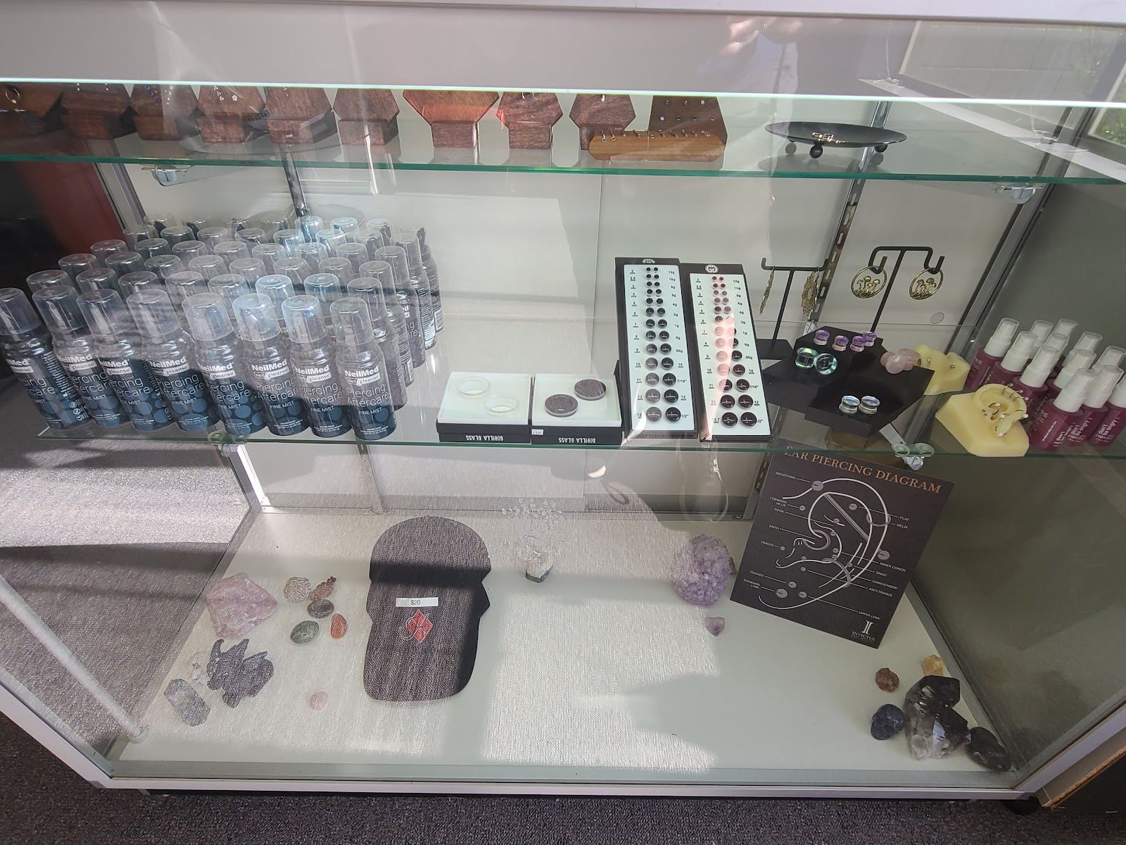 Harley's Piercing Parlor, piercing studio in North Bend, OR