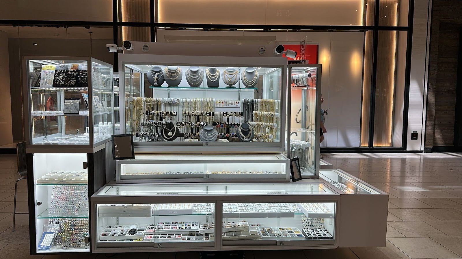 Max Body Jewelry, tattoo shop in Arcadia, CA