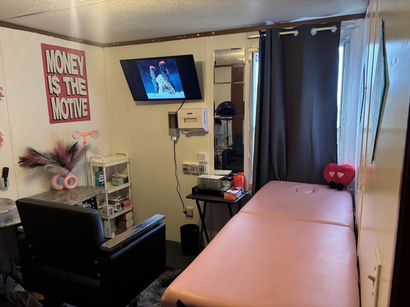 Kaykay piercings, piercing studio in Marcus Hook, PA