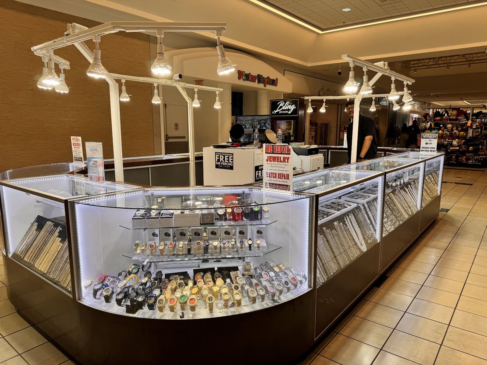 Bling Jewelers, piercing studio in Hyattsville, MD