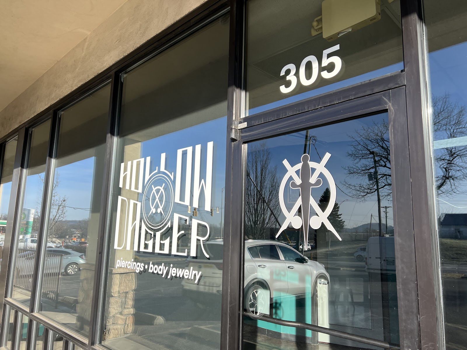 Hollow Dagger Piercings & Body Jewelry, piercing studio in Lancaster, OH