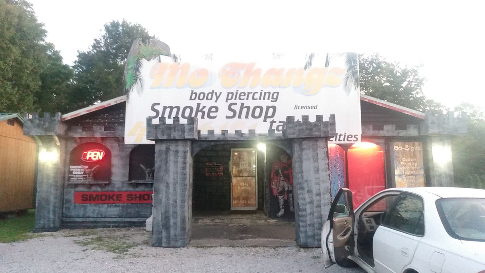 Mo Thangz, piercing studio in Crossville, TN