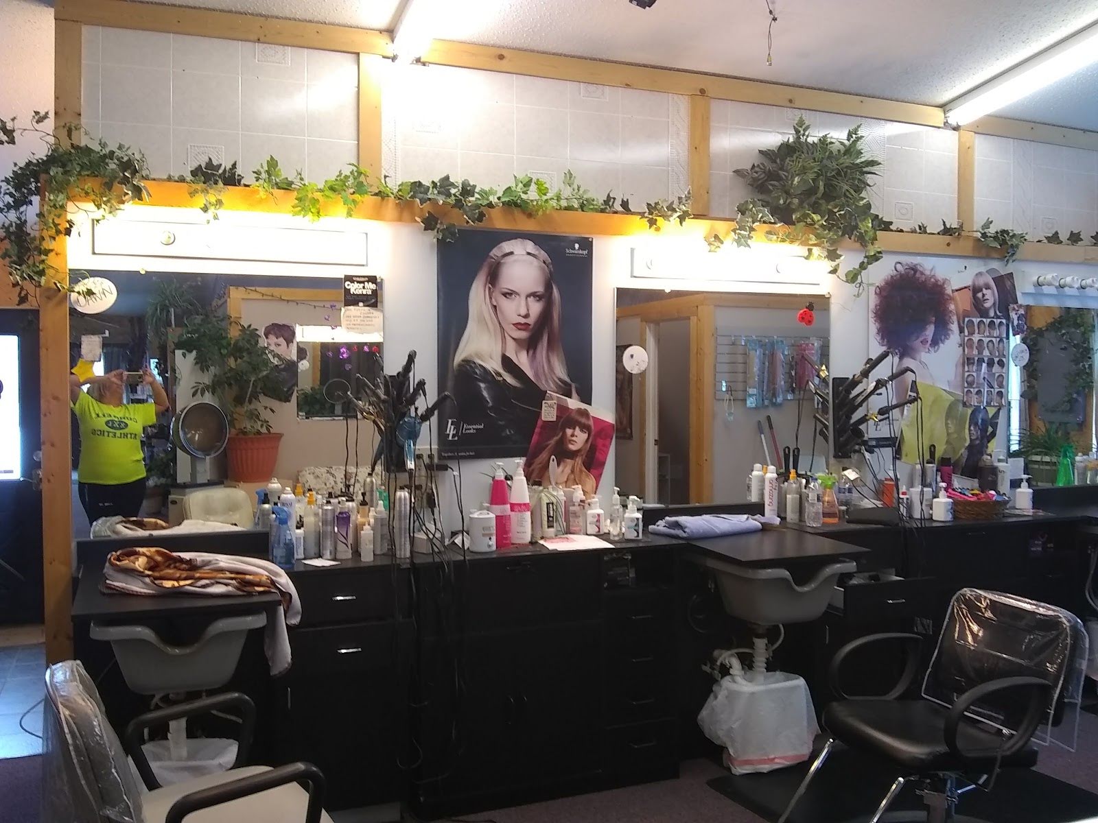 Magic Salons, LLC, piercing studio in Holcombe, WI