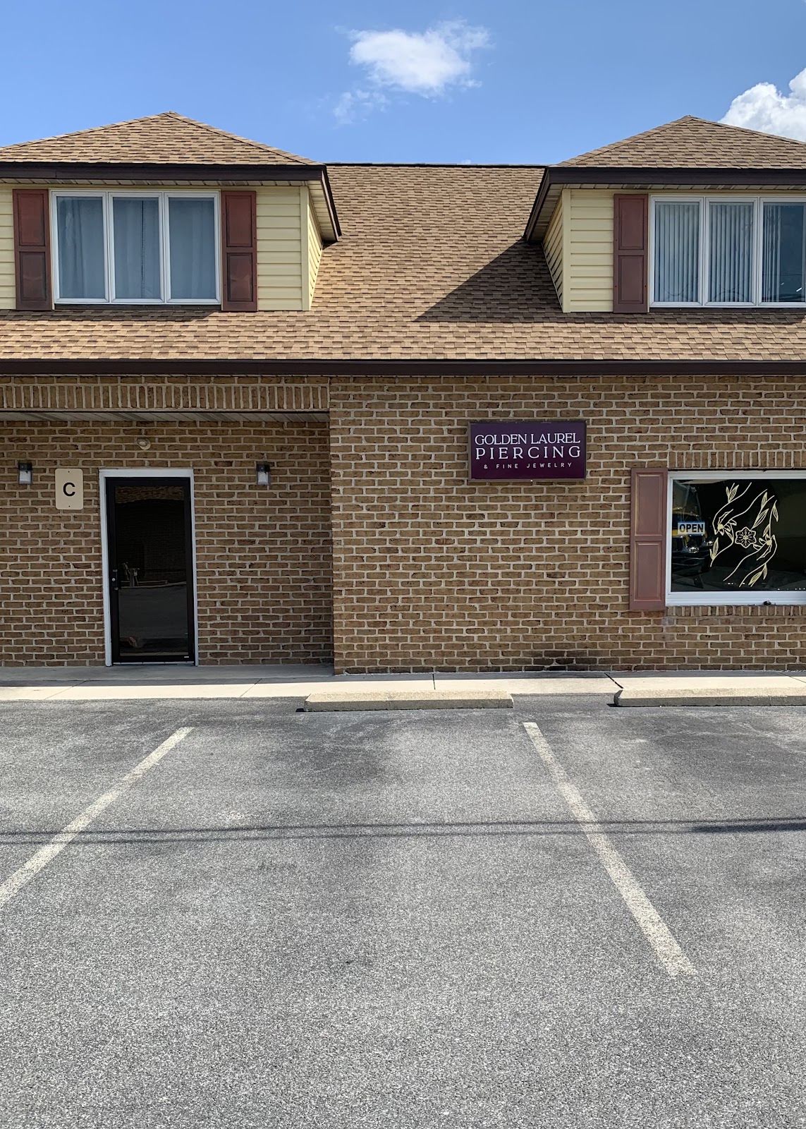 Golden Laurel Piercing & Fine Jewelry, piercing studio in Mt Holly Springs, PA
