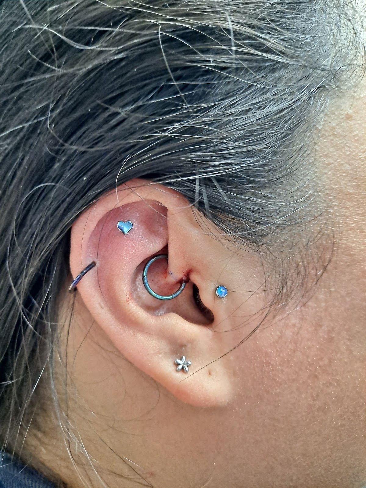 Express Yourself Piercings Great Lakes Crossings, tattoo shop in Auburn Hills, MI