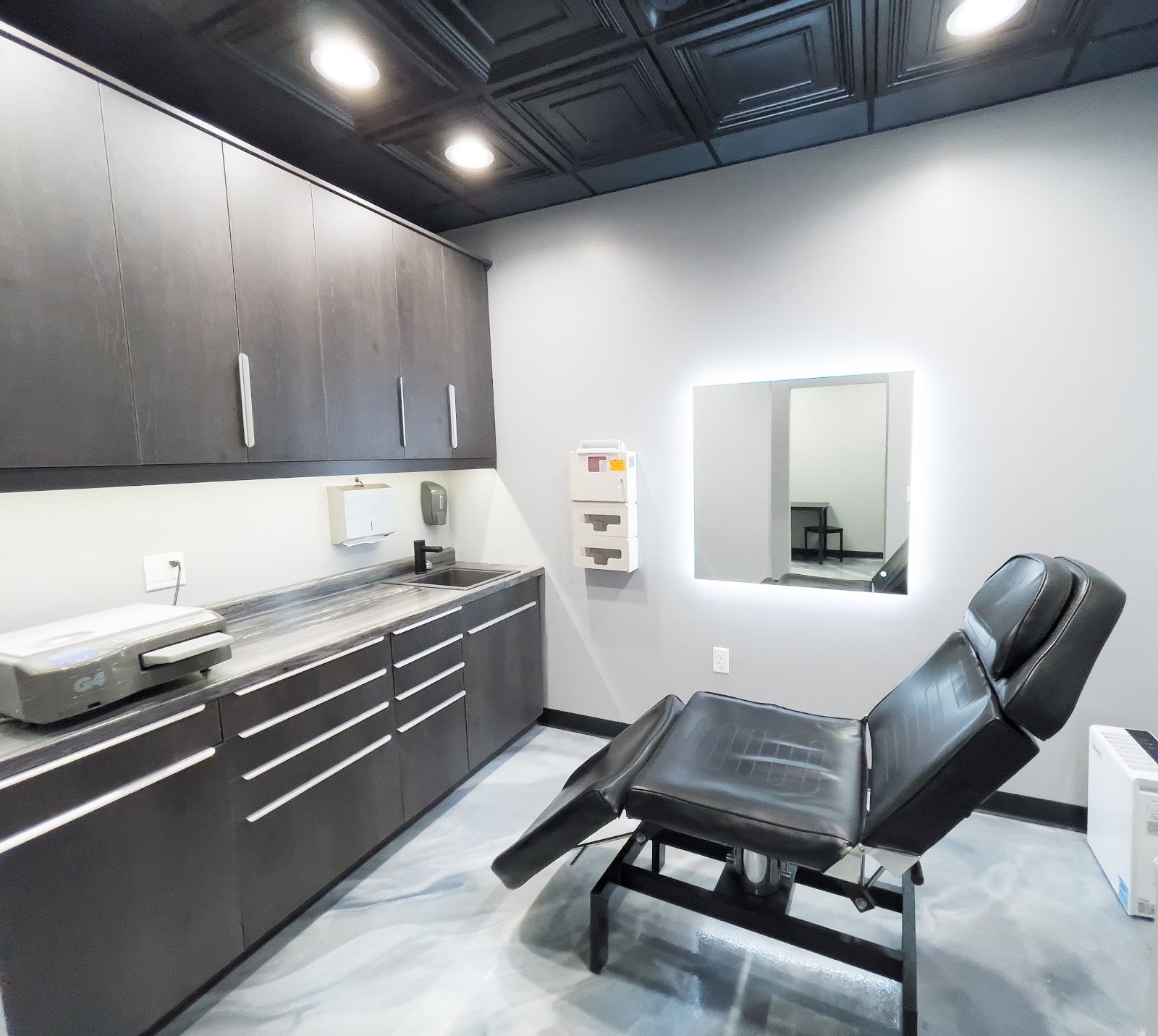 Zeitgeist Piercing & Jewelry (PIERCINGS BY APPOINTMENT), piercing studio in Davenport, IA