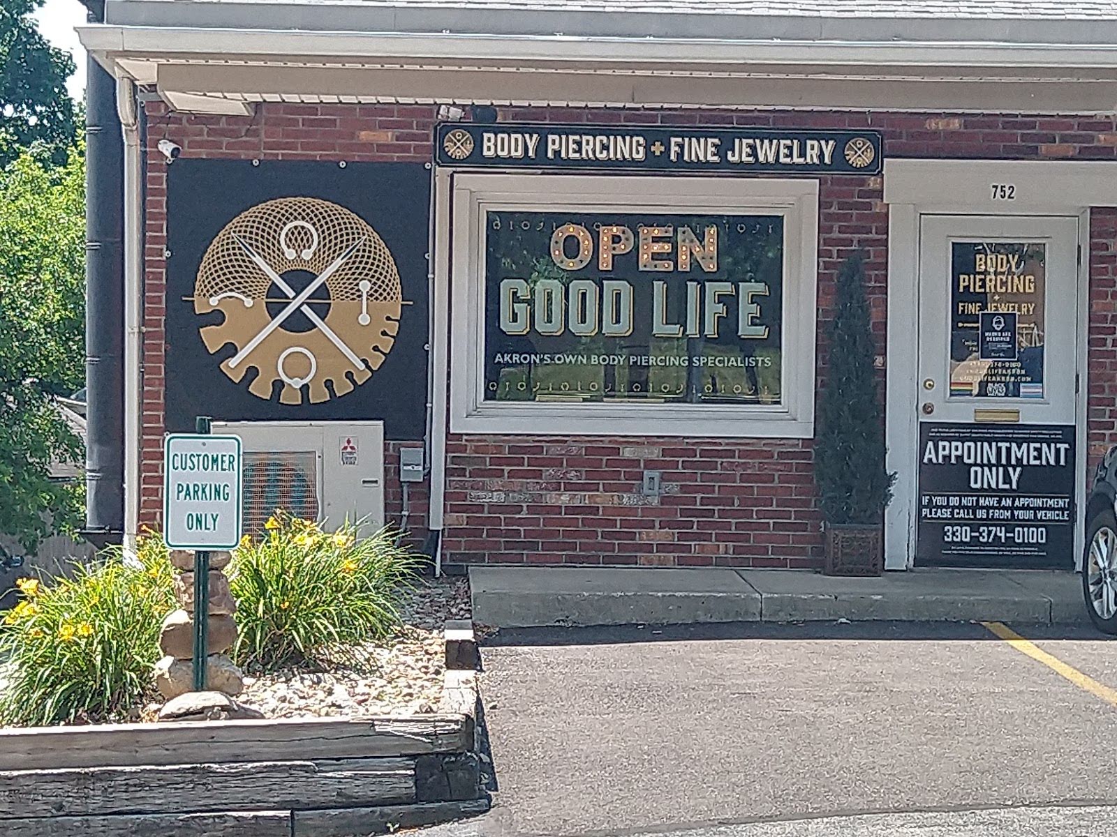 Good Life Body Piercing and Fine Jewelry, piercing studio in Akron, OH