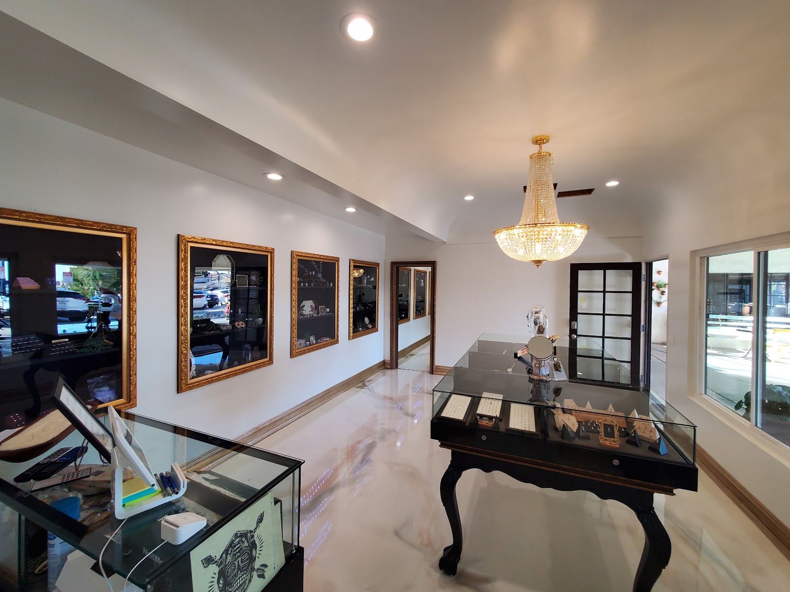 Laguna Gold, piercing studio in Laguna Beach, CA