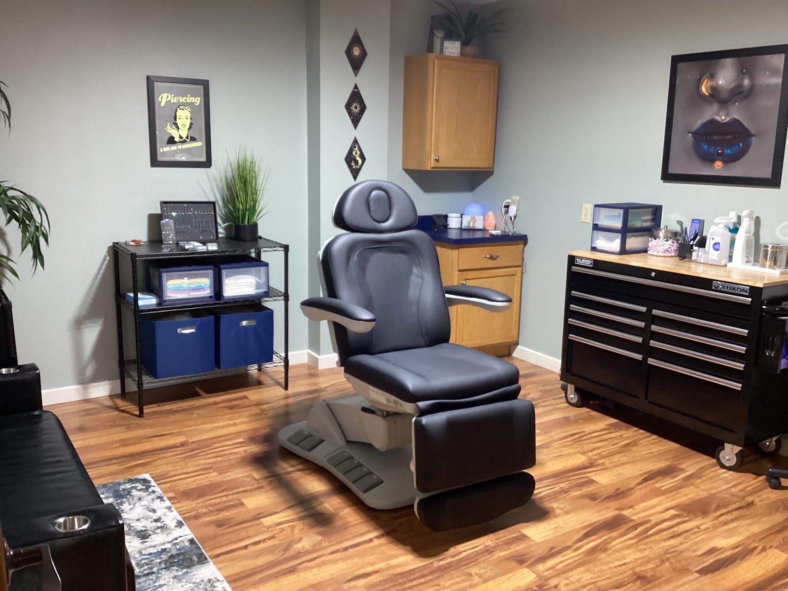 On Point Piercing, piercing studio in Norfolk, NE