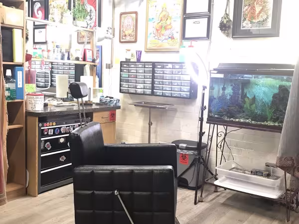 Melissa Van Vlack: Professional Piercer, piercing studio in Newburgh, NY