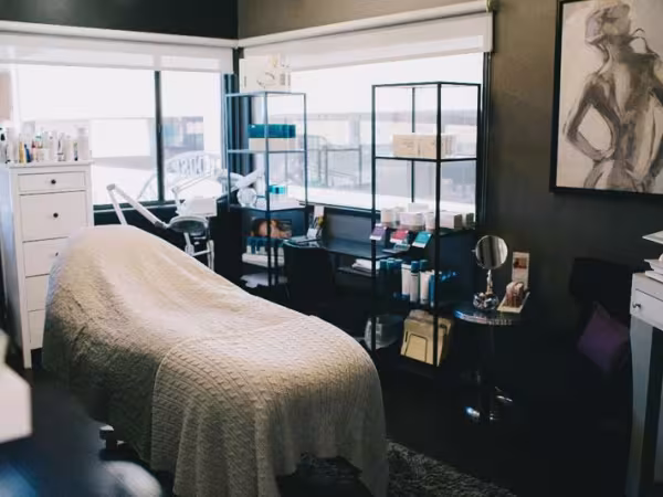 Z Brow Bar, piercing studio in Prescott, AZ