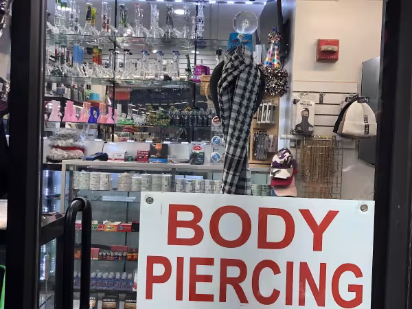 Dadosh Stream Jewelry & Piercing, piercing studio in New York, NY
