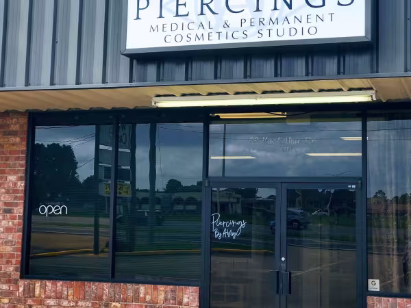 Uptown Abby Studios- Piercings, Tattoos & Permanent Cosmetics, tattoo shop in Alexandria, LA