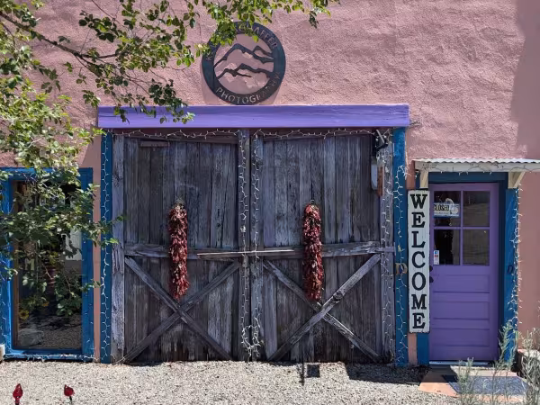 Tumbleweeds, piercing studio in Madrid, NM