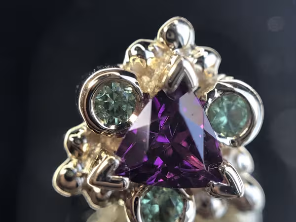 Sacrament Body Piercing & fine jewelry, piercing studio in Lake Forest, CA