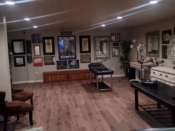 Wallflower Body Piercing & Crazy Ink Tattoo, tattoo shop in Yakima, WA