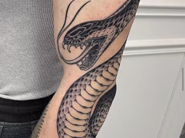 UpRise Tattoos, tattoo shop in Warrenville, IL