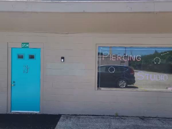 Hourglass Piercing Studio, tattoo shop in Saginaw, MI