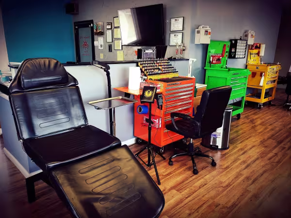 Abandon all hope tattoo and body piercing, tattoo shop in Muncie, IN