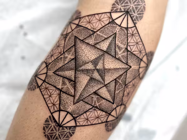 Queen of Hearts Maui &bull; Tattoo & Piercing, tattoo shop in Wailuku, HI