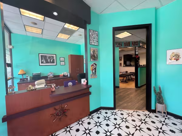 Lucky Sparrow Tattoo Shop and Piercing, tattoo shop in Magnolia, TX