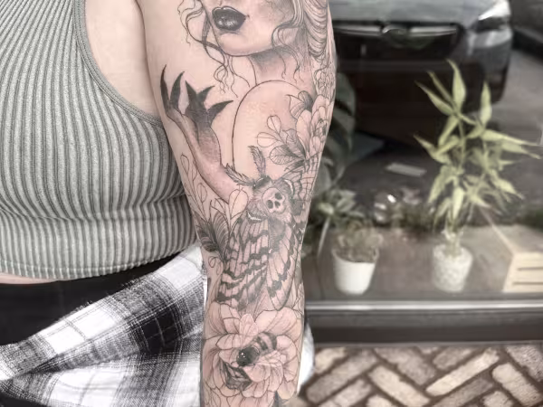 Lunar Lady Tattoo, tattoo shop in Knoxville, TN