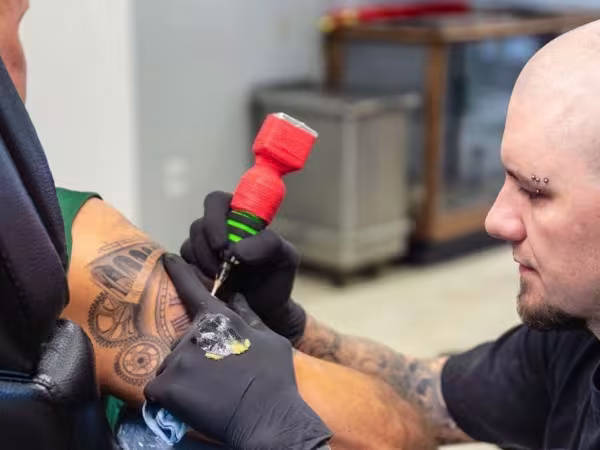 Toiled Clover Tattoo & Body Piercing, tattoo shop in Gibsonia, PA