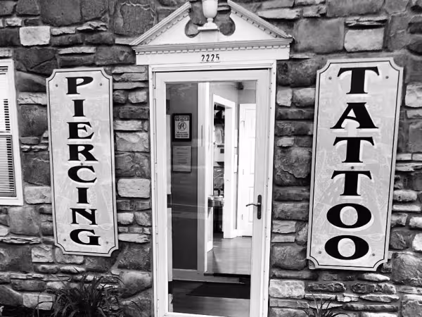 Queen of Hearts Tattoos & Body Piercing, tattoo shop in Nashville, TN