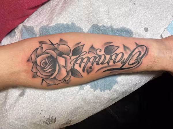 Red Moon Custom Tattoo & Piercing, tattoo shop in Chicago Ridge, IL