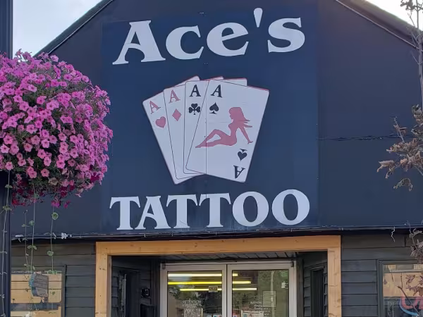 Aces Tattoo & Body Piercing, tattoo shop in Warren, MI