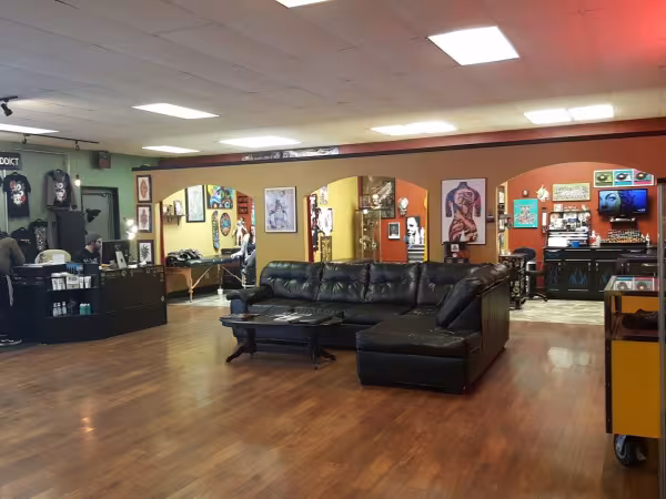 Electric Chair Tattoo, tattoo shop in Flint, MI